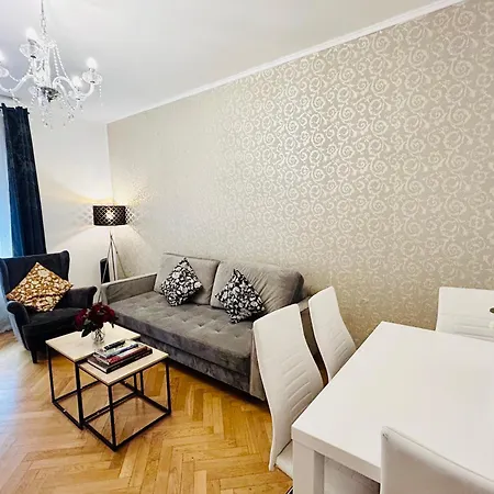 Luxury And Cozy Vinohrady Appartement