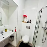 Luxury And Cozy Vinohrady דירה
